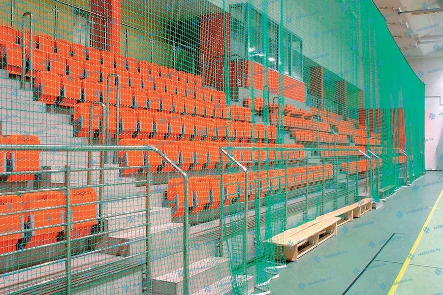 Rombusz hálószerkezet sportpályán